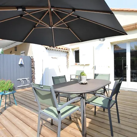 Maison Agreable Avec Terrasse Privee, Proche Et Commerces - Fr-1-705-4 Nyaraló *