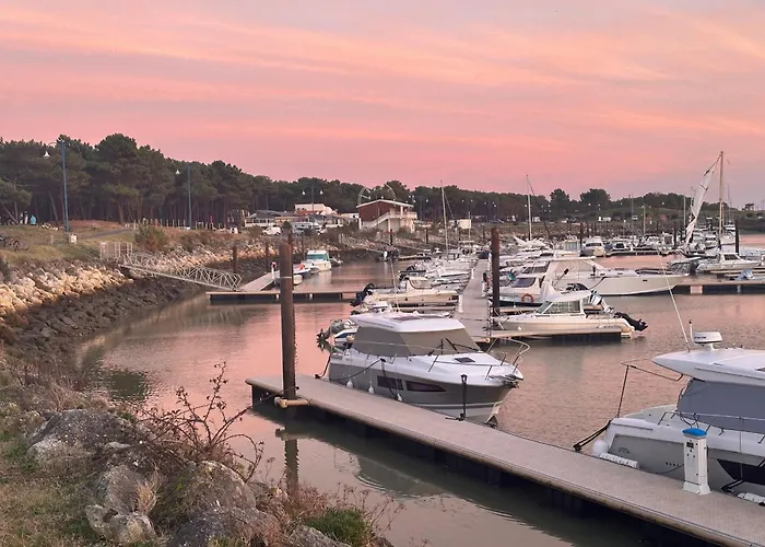 Maison Agreable Avec Terrasse Privee, Proche Et Commerces - Fr-1-705-4 度假居